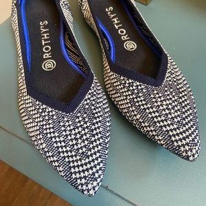Rothy’s Navy Houndstooth Points, size 10